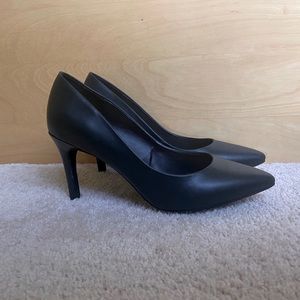 Kelly & Katie Black Pumps